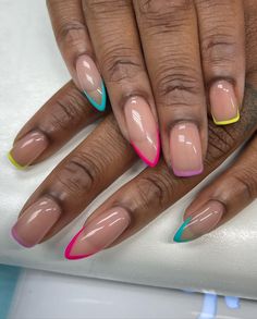 Get trendy with classic elegance! French tip nails add a touch of sophistication to your manicure. Discover timeless beauty with our French tip designs. Click the article link for more photos and inspiration like this // Photo Credit: Instagram @chickettes // #blackfrenchtipnails #bluefrenchtipnails #brownfrenchtipnails #frenchtip #frenchtipacrylicnails #frenchtipcoffinnaildesigns #frenchtipcoffinnails #frenchtipcoffinnailsideas Almond Nails French Tip Color, French Manicure Colored Tips, Trending French Tip Nails, French Tips Color, Color Tip Nails, French Tip Designs, Almond Nails French, French Tip Manicure, Overlay Nails