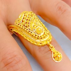 Fancy Unique 22K Gold Vanki Ring Vanki Ring, Indian Rings, Bridal Jewelry Necklace, Precious Stones Rings, Diamond Pendant Sets, Fancy Necklace, Fancy Rings, Mens Gold Rings, Diamond Necklace Set