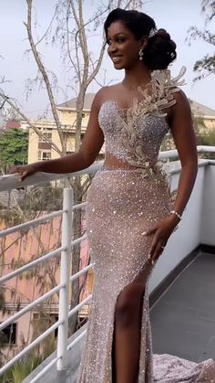 Md Dress Ideas, Matric Dance Dresses South Africa, Hood Prom, Extravagant Prom Dresses, Rose Gold Prom Dresses, Nude Prom Dress, Md Dresses, Bling Prom Dresses, Nude Prom Dresses