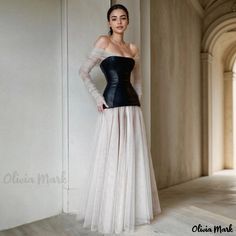 Olivia Mark - Elegant Off-Shoulder Evening Dress with Vegan Leather Panel and Sheer Tulle Look Formal, Elsa Hosk, Tube Top Dress, Couture Mode, Leather Patchwork, Tulle Gown, Maxi Dress Evening, Moda Vintage, Patchwork Dress