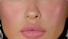 Glowy Blush, Dewy Skin Makeup, Makeup Dewy, Aesthetic Clean Girl, Clean Girl Makeup, Aesthetic Clean, Dewy Makeup, Clean Girl Aesthetic