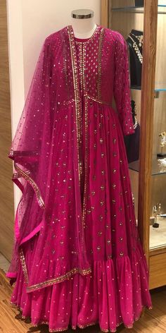 Pakistani Dresses Casual, Pakistani Fashion Party Wear, Red Lehenga, Indian Gowns, Designer Party Wear Dresses, Stylish Party Dresses, Party Wear Indian Dresses