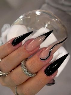 White And Black Glitter Nails, Nail Stiletto Design, Black Vacation Nails, Stiletto Nail Art Summer, Stiletto Black Nails, Black Stiletto Nails Design, Cute Stiletto Nails Designs, Long Coffin Nails Designs, Stiletto Nail Ideas