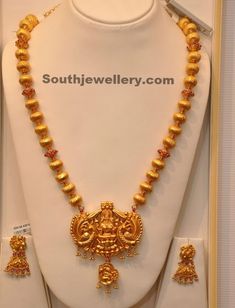 Indian Temple Jewellery, Gold Long Chain, South Indian Temple, Latest Jewellery Designs, Latest Indian Jewellery, 22 Carat Gold Jewellery, Gold Temple Jewellery, Pendant Sets, Gold Jewelry Simple Necklace