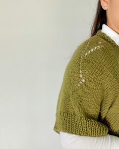 Cardigan Green Garden. Preparándonos para lanzar el patrón el 22 de marzo #newpattern #newpatterncomingsoon #newpatterndesign #patterndesign #pattern #knitting_inspiration #knittinginspiration #knittingpatterns Pattern Knitting, Knitting Inspiration, Pattern