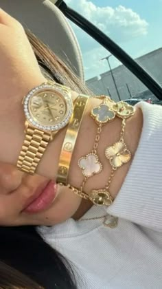 Cali Girls Gold Jewelry, Gold Watch Aesthetic, Designer Bracelet Stack, Watch Stack, Unique Jewelry Inspiration, Gold Jewelry Aesthetic