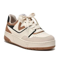 Tenis Via Marte 042-004-06 Flatform Feminino-A Molekinha é a companhia ideal para as pequenas fashionistas. Sempre cheias de charme e vaidosas na medida certa, as meninas querem mais!Altura do solado 4cm Platform Tennis, Sports Footwear, Casual Sneakers, Womens Shoes Sneakers, Athletic Shoes, Pom Pom, Shoes Sneakers, Street Style, Magazine