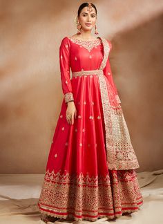 Anarkali With Heavy Dupatta, Heavy Dupatta, Long Anarkali, Nikkah Dress, Asian Bridal Dresses, Saree Blouse Designs Latest