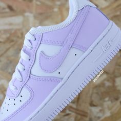 Pastel Sneakers, Dunk Nike, Casual Shoes Women Sneakers, Nike Air Force 1 Custom, Violet Pastel, Nike Shoes Girls, Preppy Shoes, Pretty Shoes Sneakers, Air Force 1 Custom