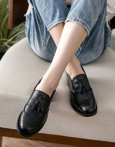 British Style Handmade Leather Black Oxford Shoes — Obiono Black Oxford Shoes, Shoes 2021, Black Oxfords, Oxford Heels, Mary Jane Shoes Womens, Spring Color, Chunky Heels Sandals, Women Oxford Shoes, Winter Boots Women