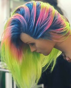 Neon Clothes, Neon Green Hair, Trendy We Fryzurach, Latest Hair Color, Rainbow Hair Color, Colourful Hair, Neon Hair, Hair Color Crazy, Neon Room