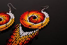 Beaded Medallion, Medallion Earrings, Aztec Earrings, Wave Earrings, Native American Beadwork Patterns, Beaded Earrings Native, Beaded Necklace Patterns, Beadwork Embroidery, Beaded Jewlery