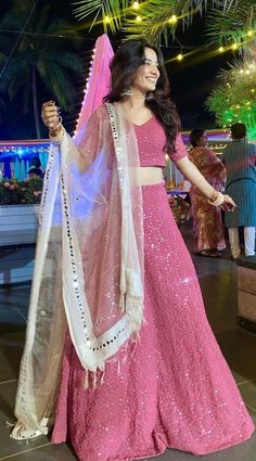 Somya Gupta, Sangeet Outfit, Simple Lehenga, Trendy Outfits Indian, Lehenga Designs Simple, Traditional Indian Dress, Casual Indian Fashion, Desi Fashion Casual, Indian Dresses Traditional