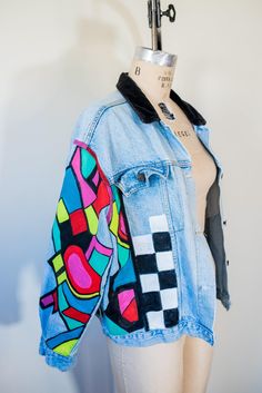 Women's Vintage Denim Jacket Size Medium - "Scattered"– Smells Like Crime Custom Painted Denim Jacket, Cool Denim Jackets, Customized Denim Jacket, Custom Denim Jacket Paint, Hand Painted Denim Jacket Art, Diy Denim Crafts, Painted Denim Jacket Ideas, Denim Diy Upcycling, Painted Jacket Denim