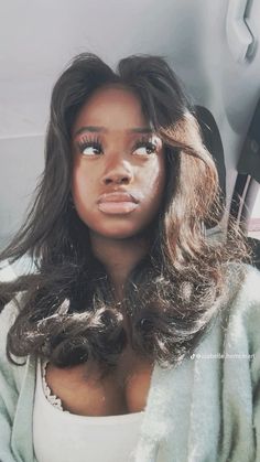 stockholm aesthetic pretty black girl friends asthetic Scandi Makeup Brunette, Stockholm Style Black Women, Scandi Girl Makeup, Black Clean Girl Aesthetic, Mixed Girl Aesthetic, Scandi Makeup, Scandi Hair, Stockholm Hair, Scandinavian Makeup