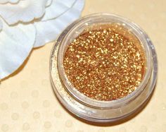 Spring Clean Out SALE GOLD Professional Grade Cosmetic Glitter. Use for Eyeshadow, Eyeliner, Lips an Hypoallergenic Eye Makeup, Eyeshadow And Eyeliner, Glittery Eyeshadow, Eyeliner Lips, Gel Eyeshadow, Makeup Glitter, Makeup Artist Tips, Best Eyeshadow, Loose Pigments