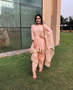 Party Dress Indian, Light Pink Suit, Hot Party Dress, Sara Gurpal, Simple Frock Design, Simple Kurta Designs, Indian Party, Indian Party Wear