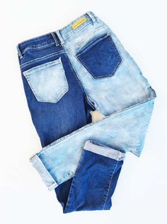 HOW TO Bleach Your Jeans | Two Tone one leg Fashion Trend FASHION DIY | Now thats Peachy Bleach Jeans Diy, Denim Jeans Diy, Bleach Jeans, Diy Bleach, Jeans Refashion, Upcycling Jeans, Diy Jeans, Bleached Jeans, Reverse Tie Dye