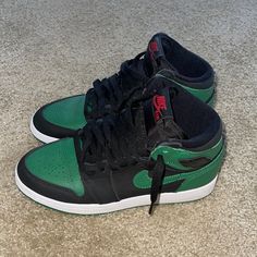 Size 5y, No Soles, No Original Box, In Great Shape Kids Jordans, Jordan 1 Retro High, Jordan Shoes, Jordan 1, Original Box, Kids Shoes, Shoes Sneakers, Kids Shop, Sneakers