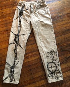 Lands end size 16 jeans airbrushed with a one or a kind design Bleached Design Jeans, Pants Paint Design, Bleach Paint Pants, Diy Punk Pants, Pants Design Paint, Spray Painted Clothes, Airbrushed Jeans, Design For Pants, Painting On Trousers