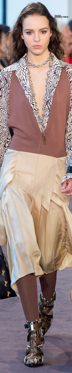 Chloé Fall 2018 RTW Winter Skirts, Fashion Design Patterns