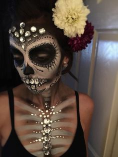 Skeleton Makeup Ideas, Maquillage Halloween Simple, Cosmetic Business, Halloween Makeup Sugar Skull, Halloweenský Makeup, Halloween Make-up Looks, Den Mrtvých, Skeleton Makeup