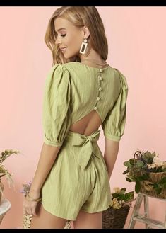 Goa Outfits, Summer Jumpsuits, Pastel Boho, Green Pastel, Design Moda, Sketches Dresses, Fashion Illustration Sketches, Fashionista Clothes