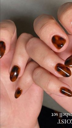 Get inspired with 20+ Must-See Thanksgiving Nails you have to copy this year! From cute Thanksgiving nail designs to festive pumpkin nails, these looks will complete your holiday style. Try fall Thanksgiving nails, stylish short press-on nails, or unique Halloween press-on nails. Don’t forget to explore creative Thanksgiving nail ideas, trendy nail forms, and nagel tips for the perfect holiday manicure! Press-on nails short are easy to apply and super chic.