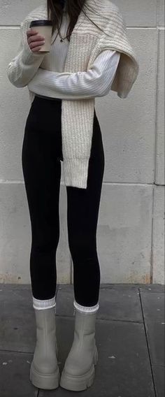 Winteroutfits Chic, Look Legging, Winter Outfits Aesthetic, Stylish Winter Outfits, Winter Fashion Outfits Casual, Chique Outfits, Outfit Chic, Vanilla Girl