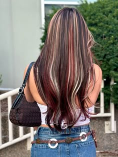 Kylie Nails Chunky Highlights Curly Hair, 2000s Chunky Highlights, Blonde Highlights Long Hair, Black To Blonde Hair, Highlights Red, Red Hair With Blonde Highlights, Kylie Nails, Skunk Hair