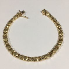 Beautiful 14k Yellow Gold Women's Puffed Xo Bracelet. Weight: 8.1g. Length: 6.5". Width: 5mm. In Excellent Condition!!! Xo Bracelet, Womens Jewelry Bracelets, Womens Bracelets, Jewelry Bracelets, Yellow Gold, Women Jewelry, Size 6, Collage, Bracelet