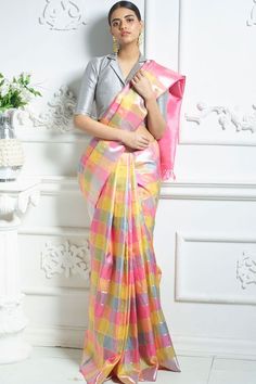 Sarees Ideas, Checks Design, Saree Wearing Styles, Checks Saree, Tunics Online, Indian Saree Blouses Designs, Silk Saree Blouse Designs, Saree Blouse Patterns