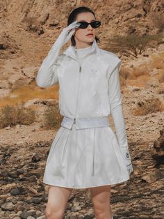 Composition : Polyester 65% Cotton 35%Color : White 55 (S), White 66 (M)Country of Origin : Republic of Korea Zip Up Windbreaker, Vest White, Zip Ups, Active Wear, Color White, Composition, The Originals, Clothes For Women, White