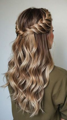 Hairstyles Big Forehead, Braided Summer Hairstyles, Romantic Wedding Hair, Prom Hairstyles For Short Hair, Boho Wedding Hair, Romantic Hairstyles, Big Forehead, Wedding Hairstyles With Veil, Hair Extensions Best