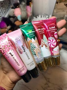 Bath And Body Works Lip Gloss, Rich Rich, Lip Gloss Cosmetics, Bath N Body Works, Lipgloss Lips, Winter Candy Apple, Bath And Body Work, Bath And Body Works Perfume