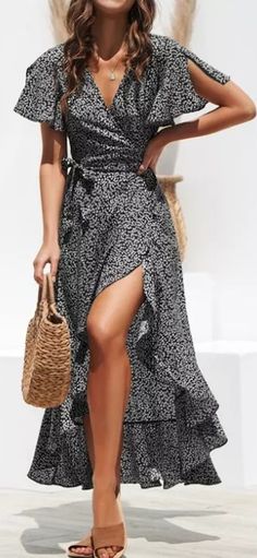 Women's Maxi Dress, Floral Print #maxinightlongelegent #dresses #mermaidstyle #women'sclothing #style #weddingdress #beautiful #eveningpartydresses #openback #fashionwomen #party #longsleeve #birthday #gowns Floral Print Chiffon