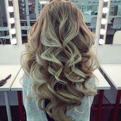 Date Night Hair, Hair Colorful, Pageant Hair, Night Hairstyles, Big Curls, Long Wavy Hair, Prom Hairstyles, Wand Curls, Big Hair