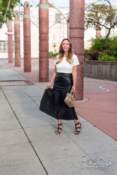 Stacey shares her new faux leather midi skirt, talks about how to care for the faux leather and how to style them. Edgy Aesthetic