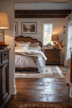 Cozy Guest Bedroom Ideas, Bedroom Painting Ideas, Elegant Bedroom Ideas, Housing Interior, Cozy Farmhouse Bedroom, Farmhouse Restoration, Guest Bedroom Ideas, Bedroom Ideas On A Budget, Nice Houses