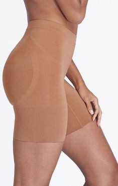 Looking for a total transformation? You’re in the right place. This sculpting shaper is lightweight and powerful, featuring fully-bonded front-panels for a tabletop flat stomach and edge-bonded side panels for comfortable, squeeze-free slimming. Chic Cardigan, Mid Thigh Shorts, Flat Stomach, Casual Wedding, Lace Maxi Dress, Side Panels, Wedding Tips, Guest Dresses, Panel Siding