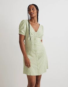 V-Neck Button-Front Mini Dress in Ditsy Daze V Neck Button Front Dress, Green Mini Dress, Button Front Dress, Shift Dress Black, Madewell Dresses, Eyelet Dress, Mini Shirt Dress, Floral Dress Summer, Mini Wrap Dress