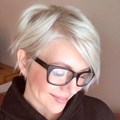 Womens Short Hairstyles, Haircut And Color, Short Pixie Haircuts, Pixie Bob, Short Blonde, Haircuts For Fine Hair, Short Hair With Layers, Short Bob Hairstyles, Blonde Bob