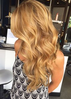 Warm Blonde Hair, Honey Blonde Hair, Blonde Hair Inspiration, Honey Hair, Hair Appointment, Hair Color And Cut, Cute Hair, Short Hair Styles Easy, Strawberry Blonde