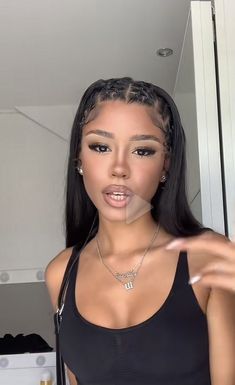 Baddie Hairstyles Latina, Hair Glam, Latina Hair, Y2k Hairstyles, Hairdos For Curly Hair, Slick Hairstyles, Curly Girl Hairstyles, Hair Stylist Life