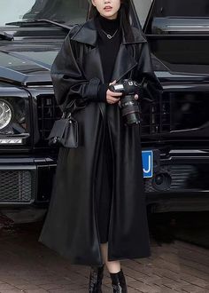 Black Leather Trench Coat Outfit, Long Leather Jacket Outfit, Black Style Aesthetic, Black Fashion Aesthetic, Long Trench Coat Outfit, Black Trench Coat Outfit, Leather Trench Coat Outfit, All Black Fits, Leather Coat Outfit