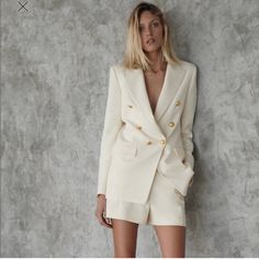 Blazer In Medium Shorts In Large Questions? Leave A Comment Below! Formal Suits For Women, Casual Suit Jacket, Blazer Casual, Zara Blazer, Zara Fashion, Tailored Blazer, Blazer And Shorts, Double Breasted Jacket, Casual Suit