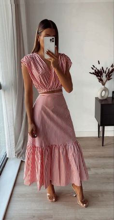 Easy Outfits, Mode Kimono, Clothing Inspiration, African Fashion Dresses, Fashion Outfit, Chic Dress, White Top