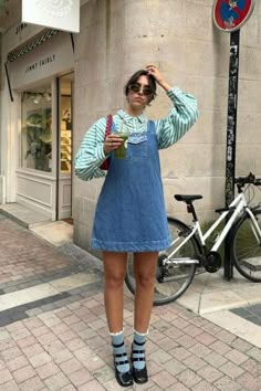 Denim Dress Outfit, Style Parisienne, Nashville Outfits, Thrift Inspo, Spring Fits, Brunch Outfit, Mode Inspo, Teacher Outfits, Mode Vintage