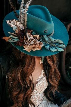 Custom Cowboy Hats, Looks Country, Bridal Hat, Painted Hats, Women Hats Fashion, Hat Ideas, Looks Black, Stylish Hats