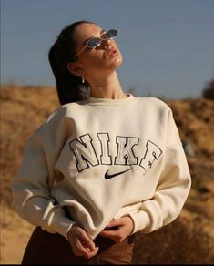 Nike Sweatshirts Vintage, Vintage Nike Sweater, Sweatshirts Nike, Off White Sweatshirt, Vintage Nike Sweatshirt, Sweatshirt Nike, Jersey Nike, Nike Crewneck, Crewneck Vintage